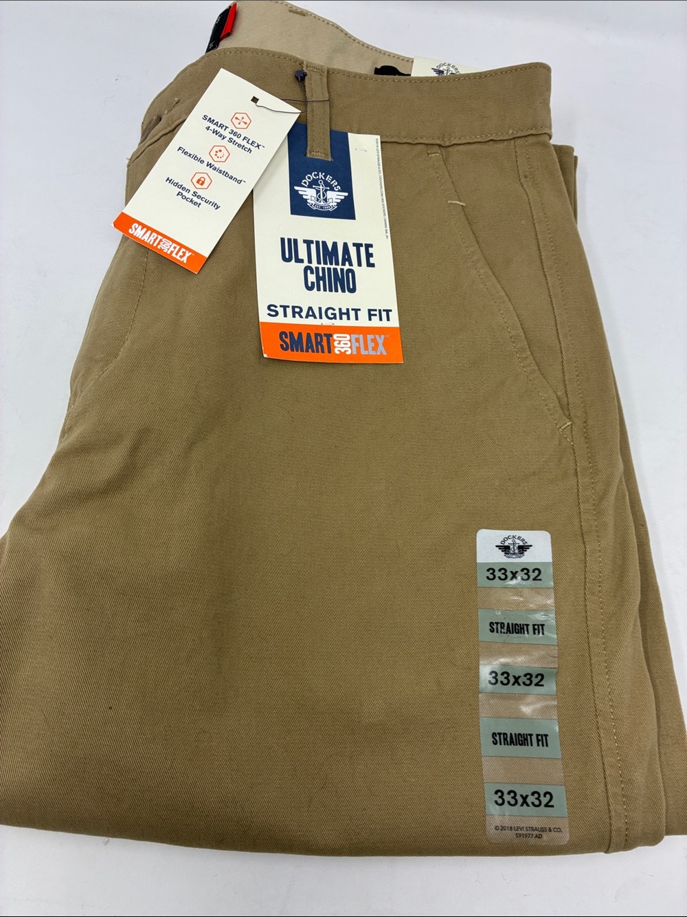 Dockers Ultimate Chino Straight Fit in Khaki Tan 33 x 32 Smart 360 Flex